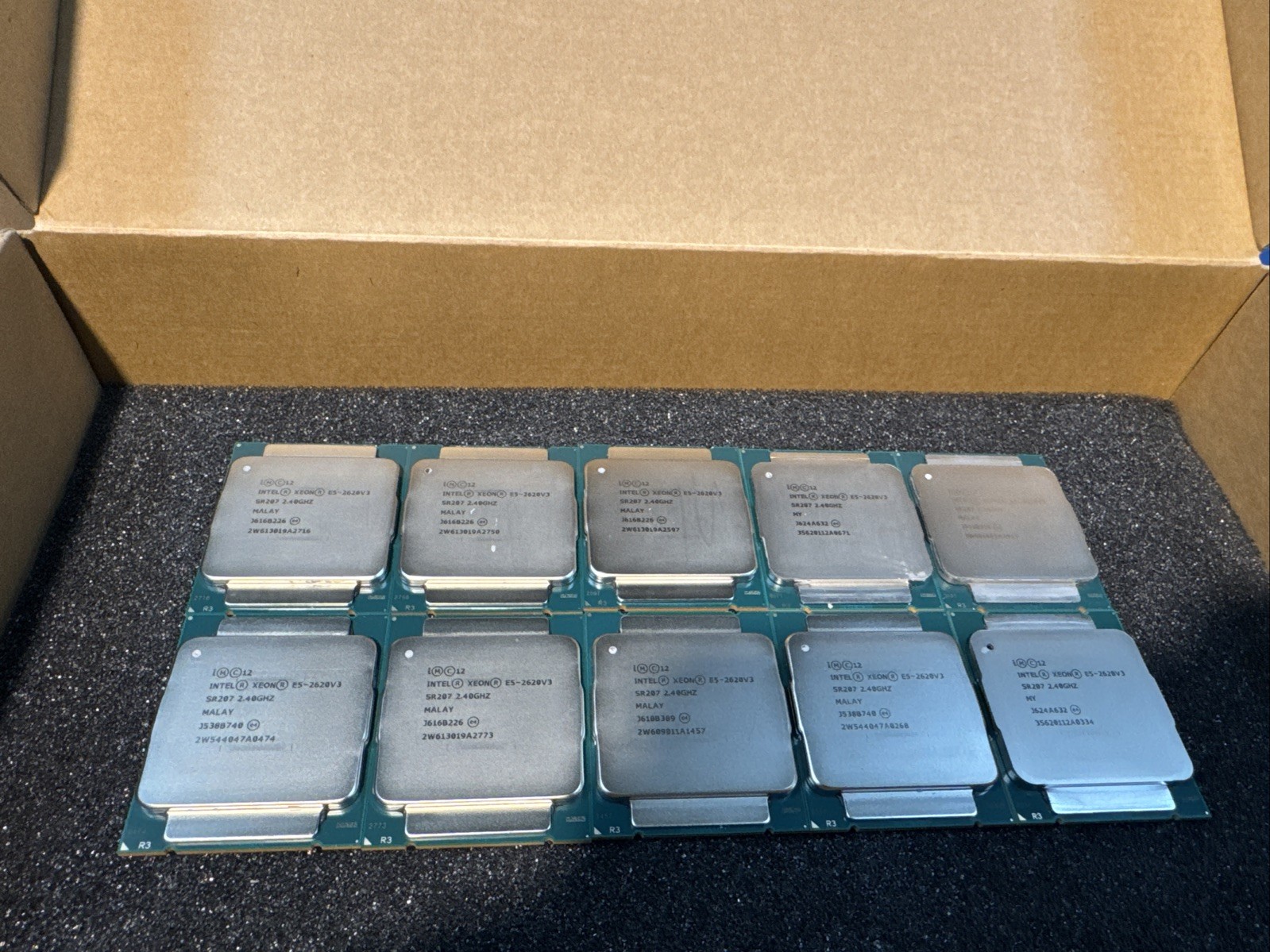Lot of 10 Intel Xeon CPU E5-2620 V3 2.40 GHz Processor
