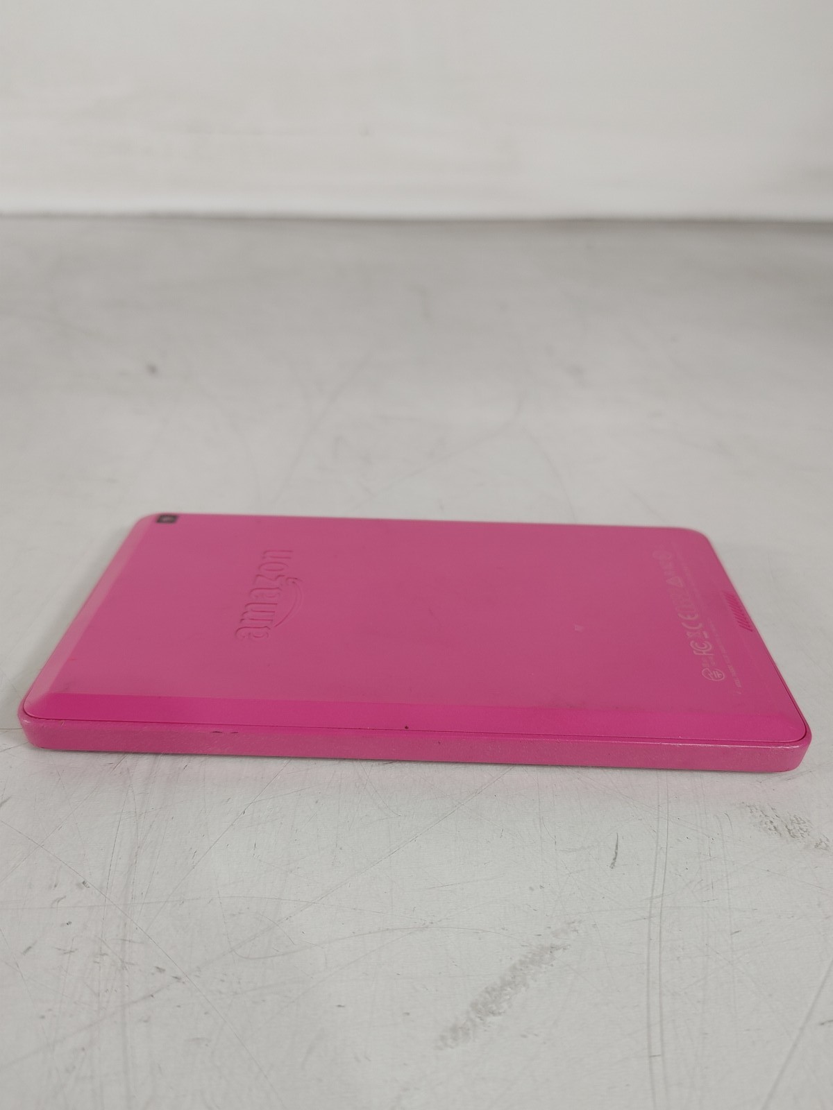 Amazon Fire HD 6 (4th Generation) PW98VM 8 GB Fire OS (WiFi Only)
