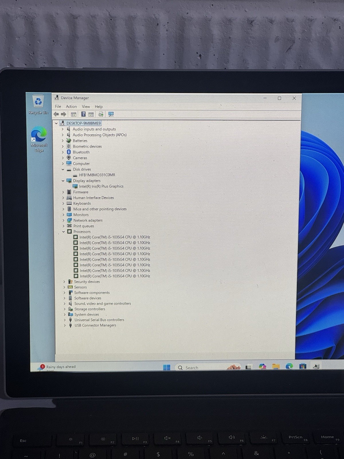 Microsoft Surface Pro 7 i5/16GB/256GB – Display Issue – AS/IS – PARTS & REPAIR
