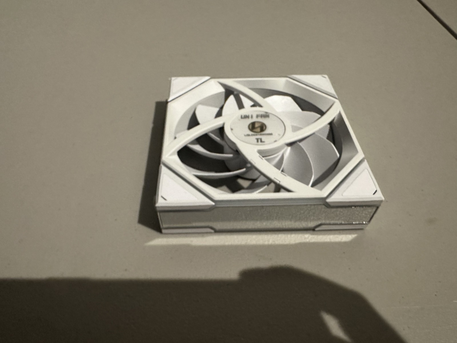 *FANS ONLY* Lian Li TL 120mm – White (1-Pack)