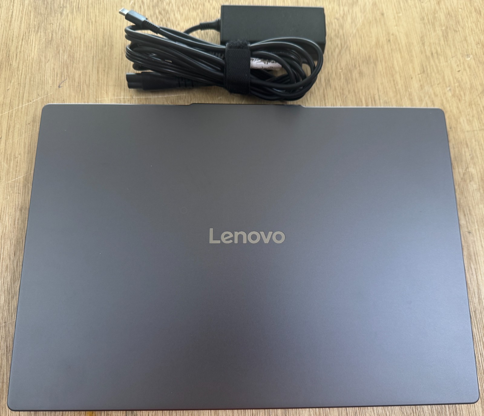 Lenovo IdeaPad Slim 3 15Q8X10 15.6″ Snapdragon X X1-26-100 2.9GHz 16GB RAM 474GB