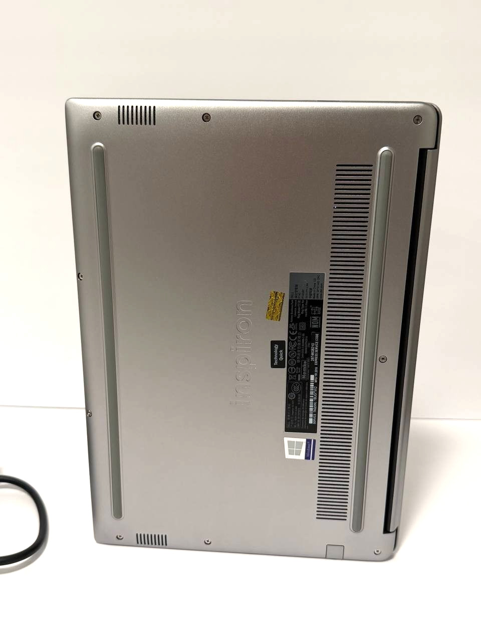 DELL Inspiron 7472 Intel Core i7-8550U 8GB RAM 256Gb SSD Win10 NON-Touch Screen