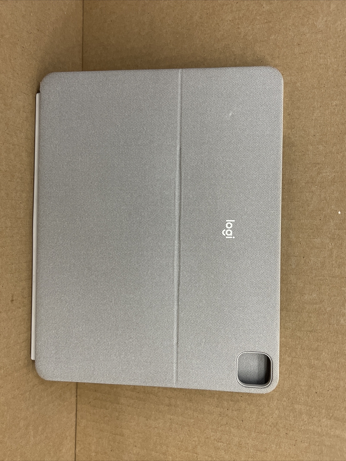 Logitech Combo Touch Keyboard Folio for iPad Pro 12.9″ Silver- KEY MISSING!!