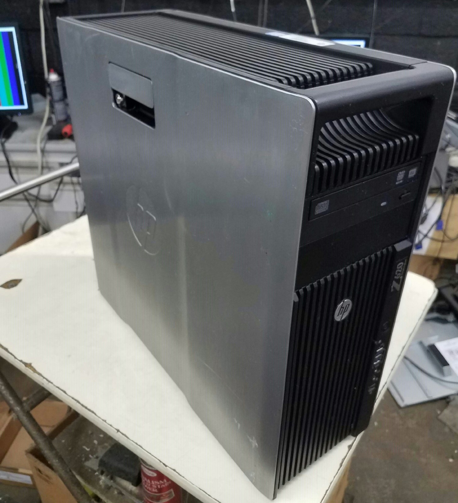 HP workstation Z620 2X Intel Xeon, 3.3 GHz E5-2643, 960 SSD, 32GB NO OS