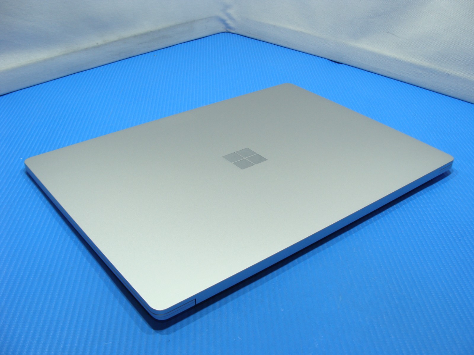 Microsoft Surface Laptop 3 15″ i7-1065G7 16GB 512GB SSD Bad Battery No Power