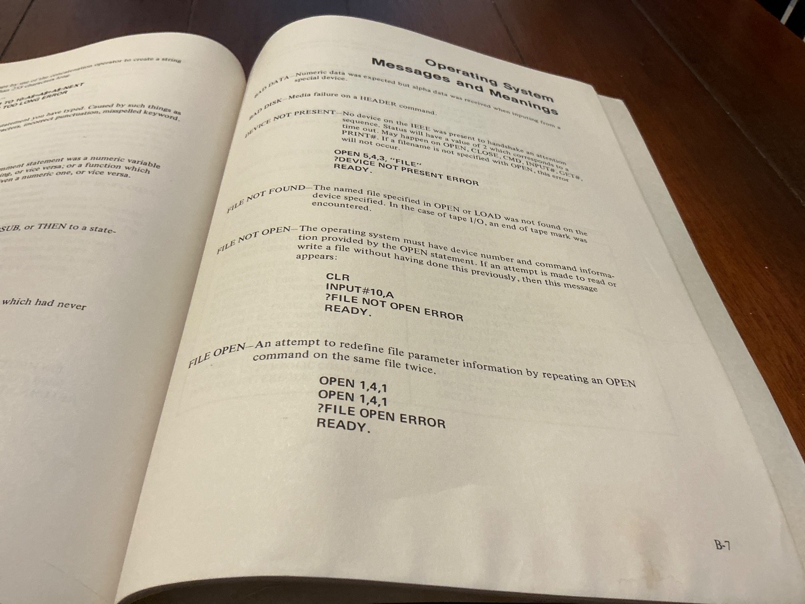 VTG USER’S REFERENCE MANUAL COMMODORE BASIC VERSION 1982