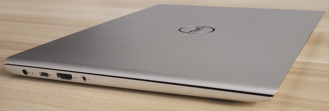 Dell Vostro 14 5471 14” Full HD 1TB SSD Intel i7-8550U 4GHz 16GB RAM Radeon R7