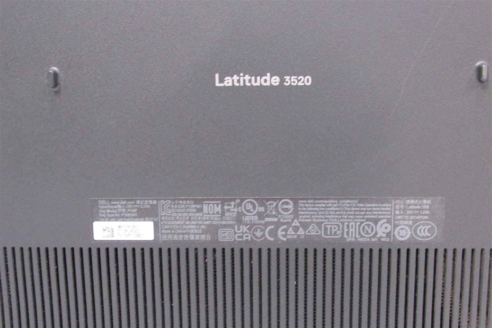 Dell Latitude 3520 i5-1145G7 2.6GHz 16GB RAM 256GB NVME 15.6″ W11P DMG/SPOTS/CAM