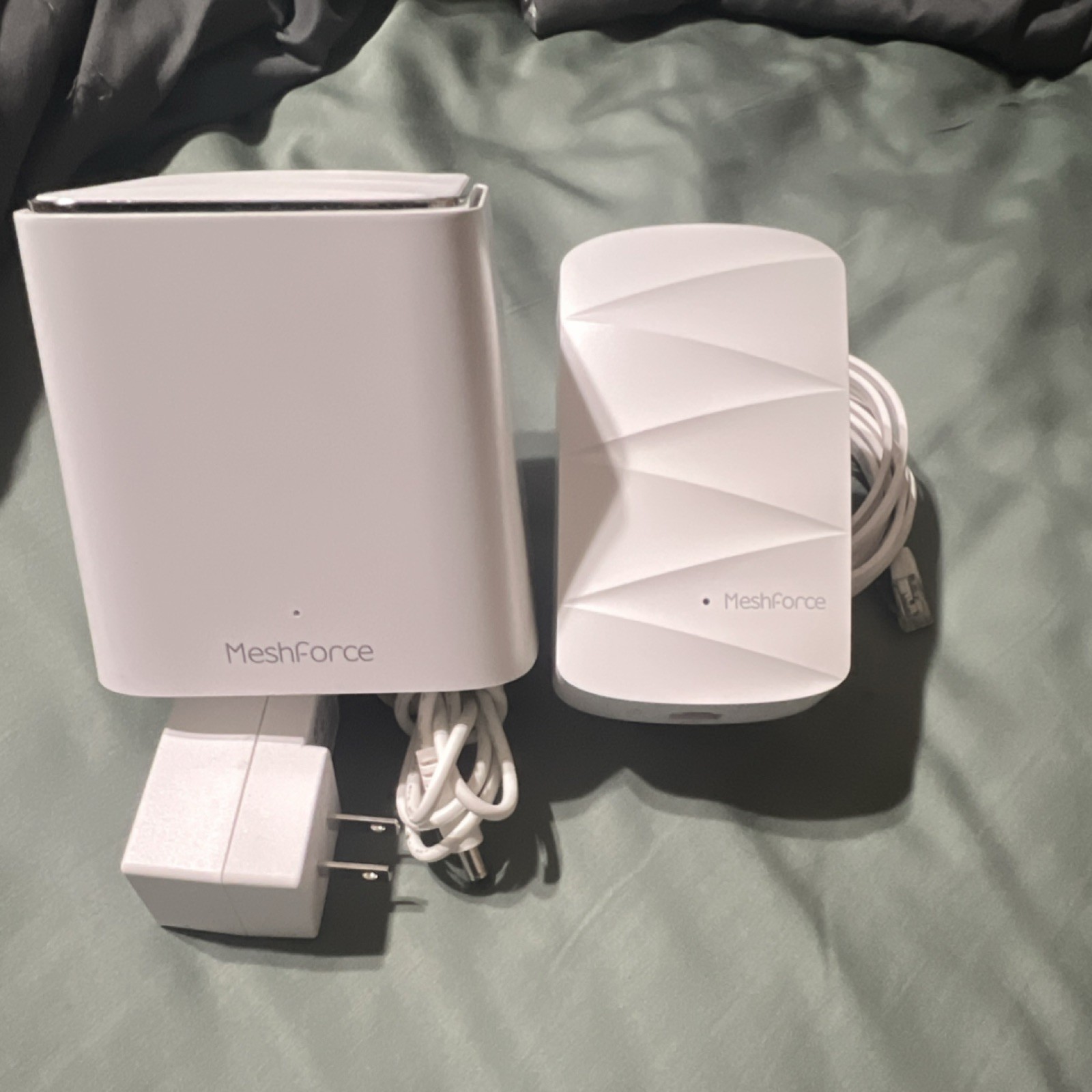 MeshForce Whole Home Mesh WiFi System Extender M3 Dot M3 Wireless White