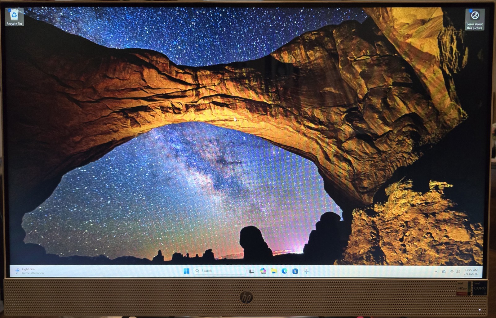 HP Pavilion 27″ Touch Screen All-In-One Computer i5-1235 1.3Ghz 16GB RAM 1TB