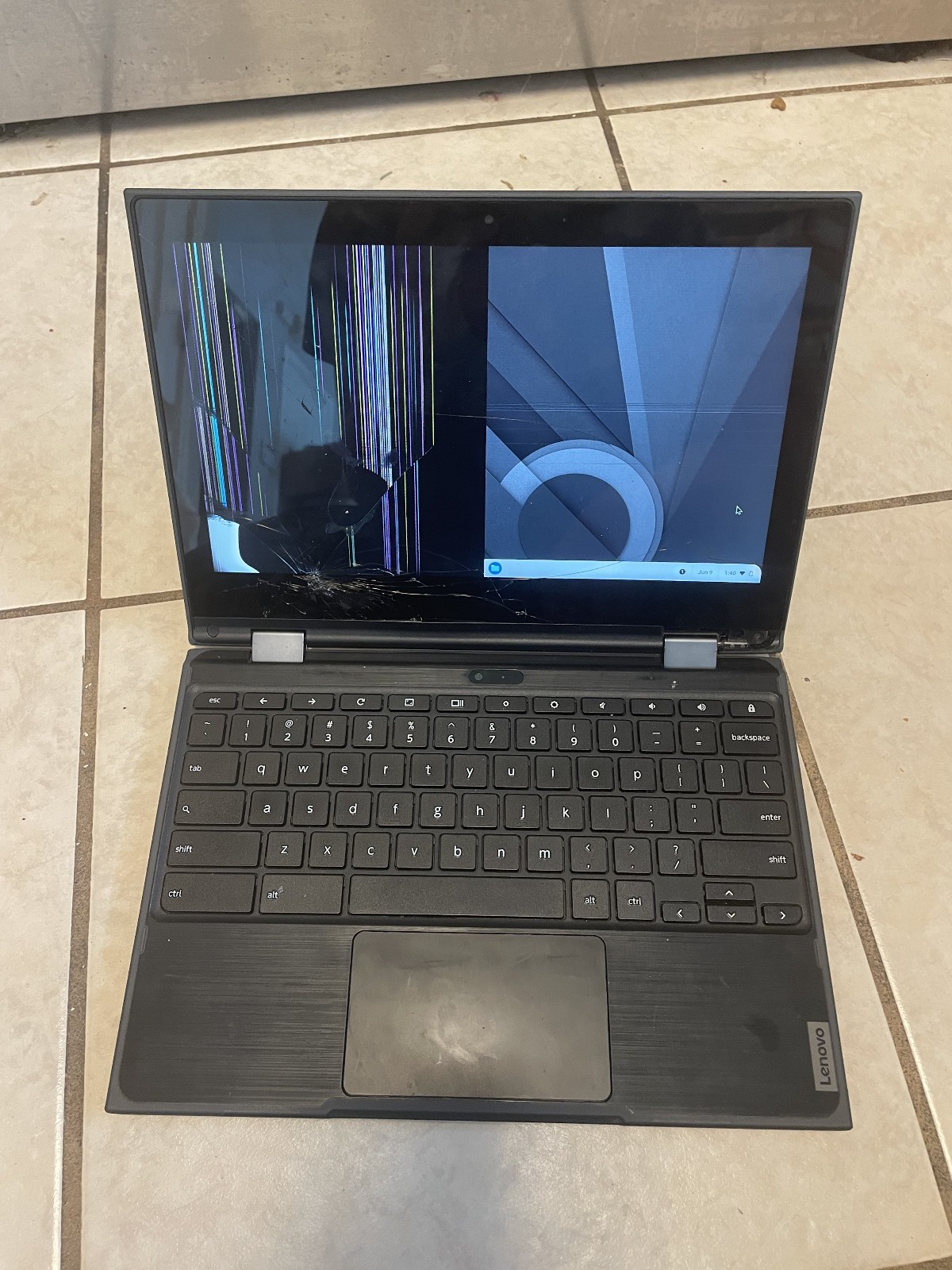 Lenovo 300e 2nd Gen 11.6″ Chromebook 32GB eMMC 4GB RAM Intel N4020 – Cracked LCD