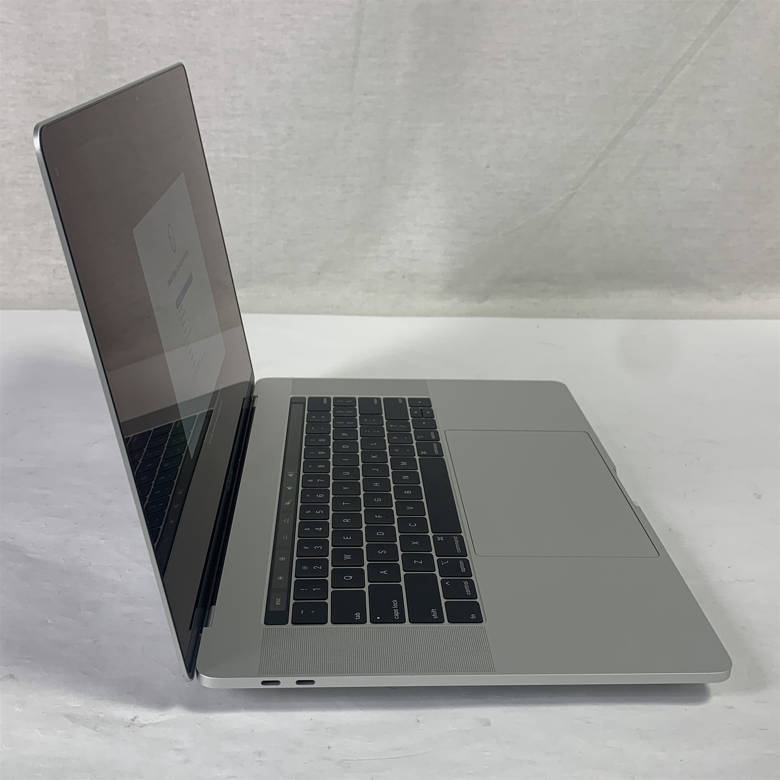 Apple MacBook Pro A1990 15″ 2019 Laptop Oct Core i9-9980HK 2.4GHz 32GB 1TB SSD