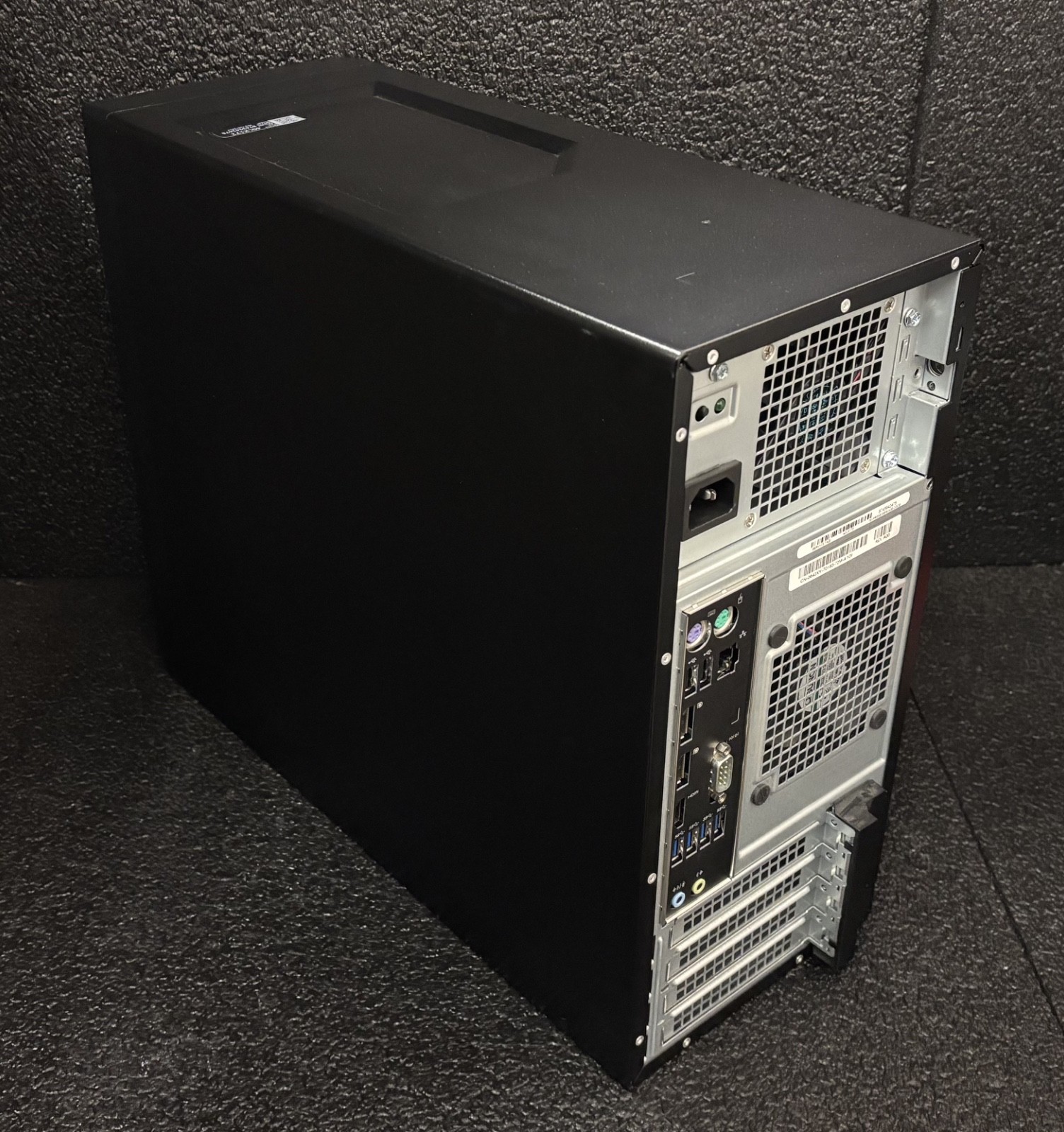 Dell PowerEdge T30 Tower Server Xeon E3-1225v5 8GB NO OS/Storage