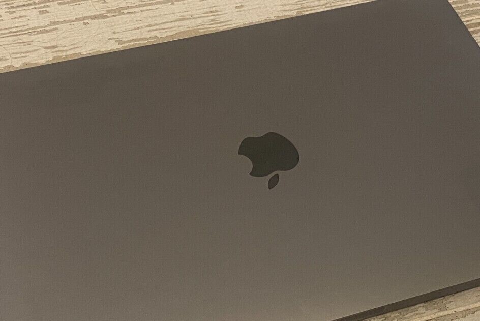 13 Apple Macbook Pro Core i5 3.5GHz Turbo 256GB SSD 16GB A1706 TouchBar Warranty