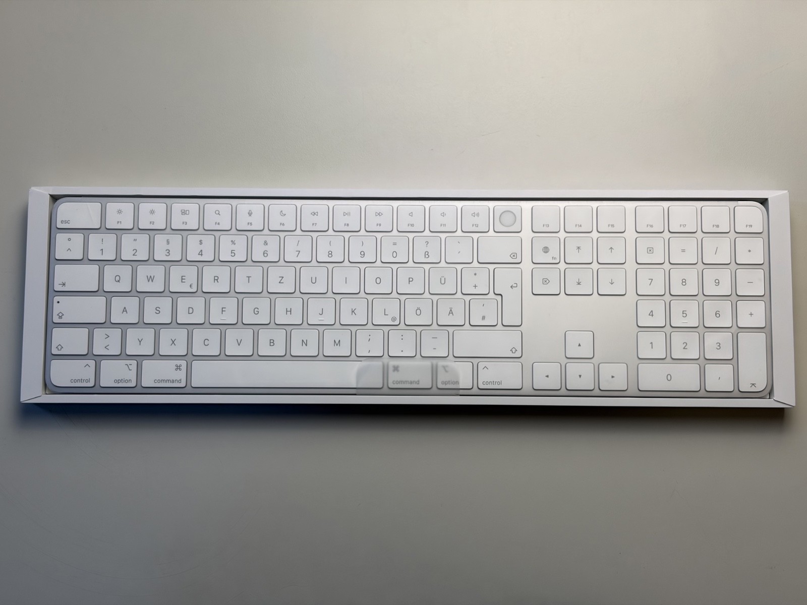 🌟EXCELLENT🌟 Apple Magic Keyboard with Touch ID and Numeric Keypad ⚡️Lightning Shipping⚡️
