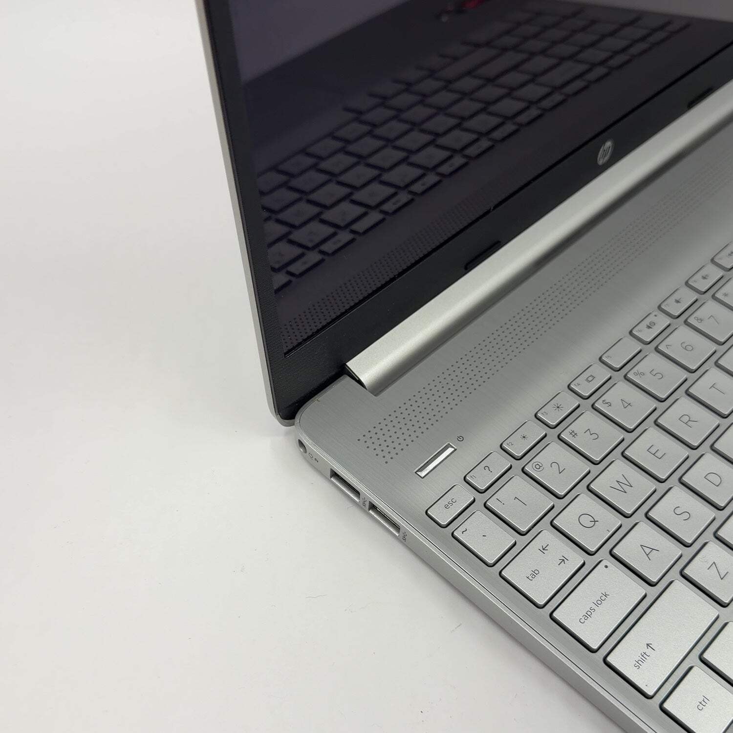 HP Laptop 15-EF2148NR 15.6″ Ryzen 5 5500U 2.1GHz 8GB RAM 256GB SSD