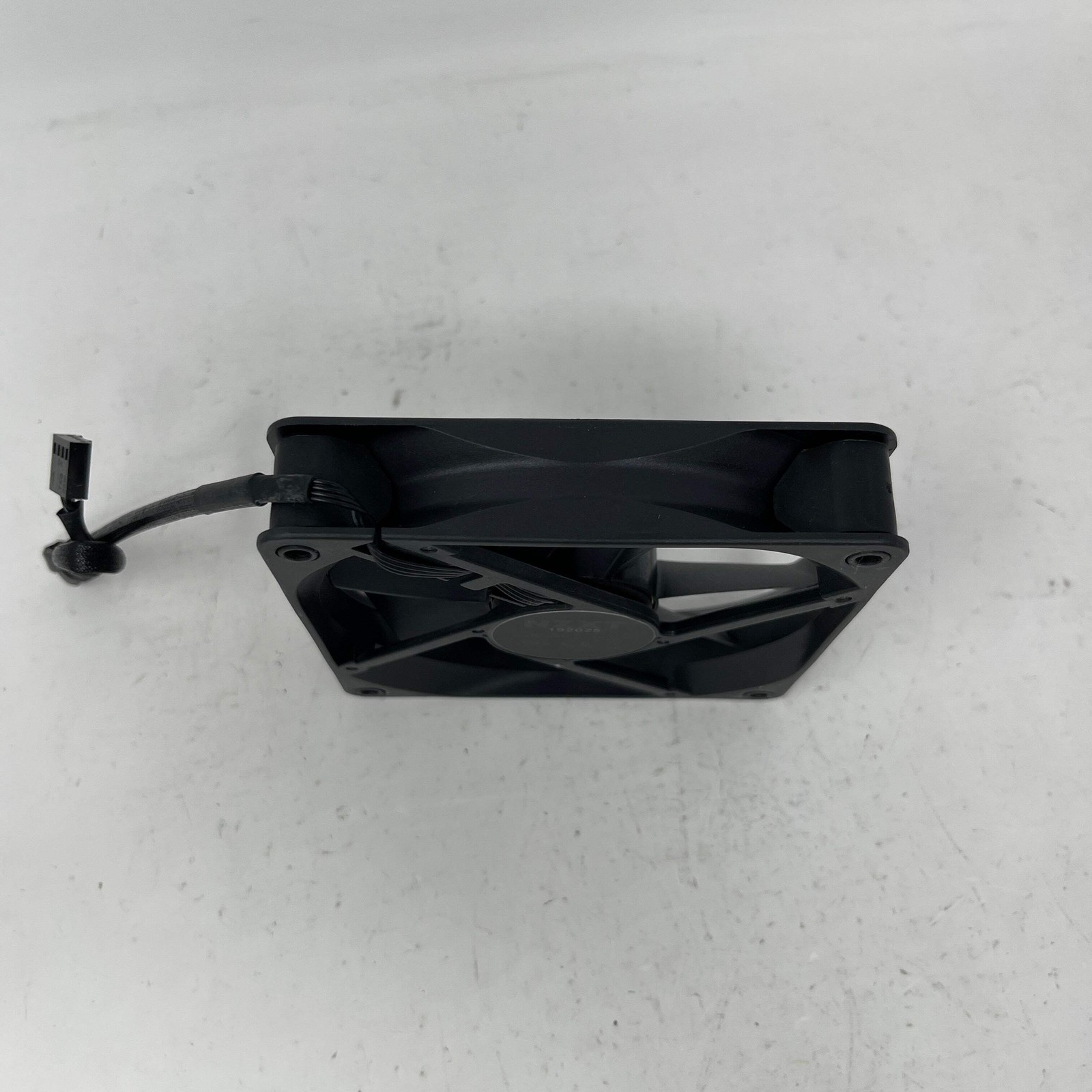 NZXT Fluid Dynamic Bearing 120mm Case / Radiator Cooling Fan RF-AP120-FP