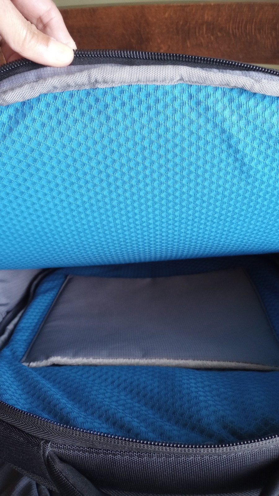 Alienware AWV17BP2.0 Vindicator 17″ Laptop Backpack Padded, Black/Blue/Gray