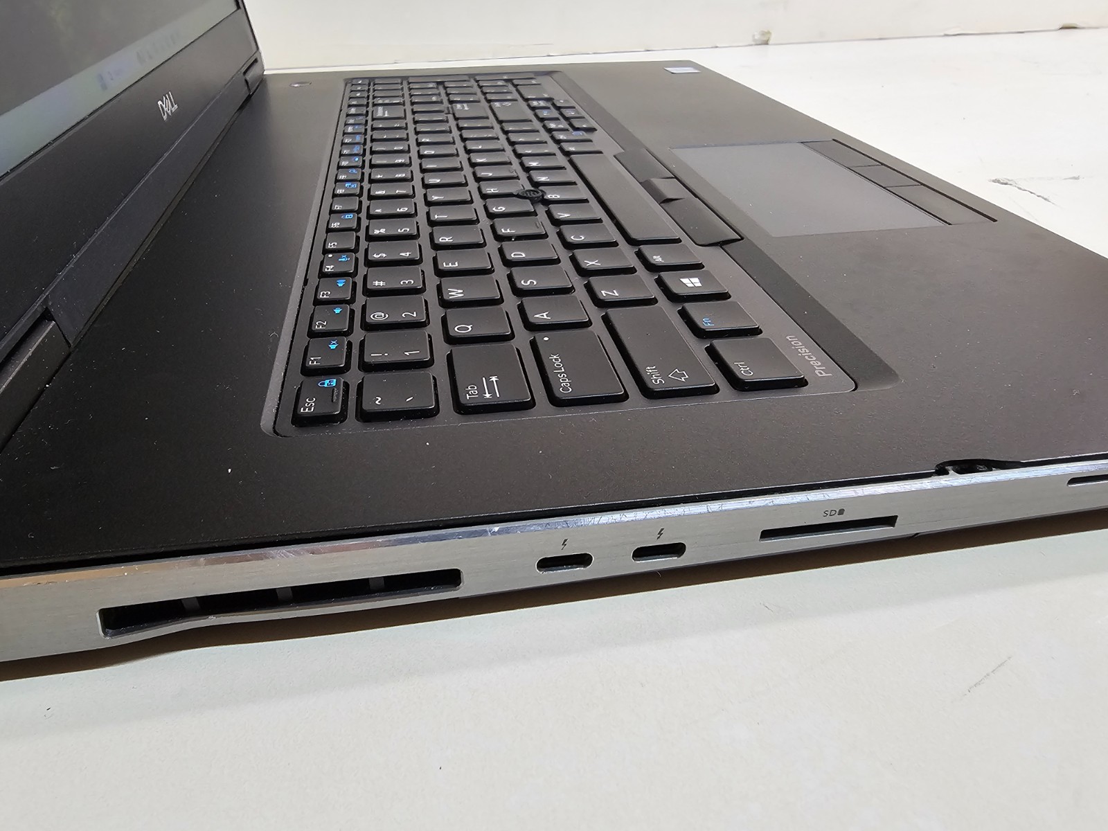 Dell Precision 7740 Laptop 2.6 GHz i7-9850H 16GB 512GB SSD WX 7130 Cam 17.3″ SP1