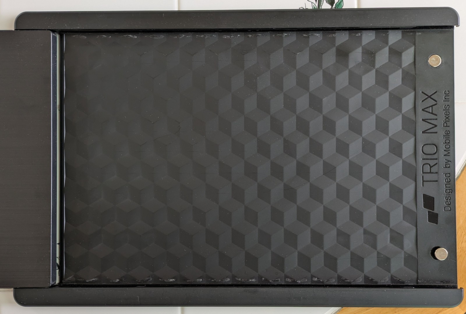 Mobile Pixels Trio Max Portable Monitor for Laptops 14″ Full HD IPS 1920x1080p
