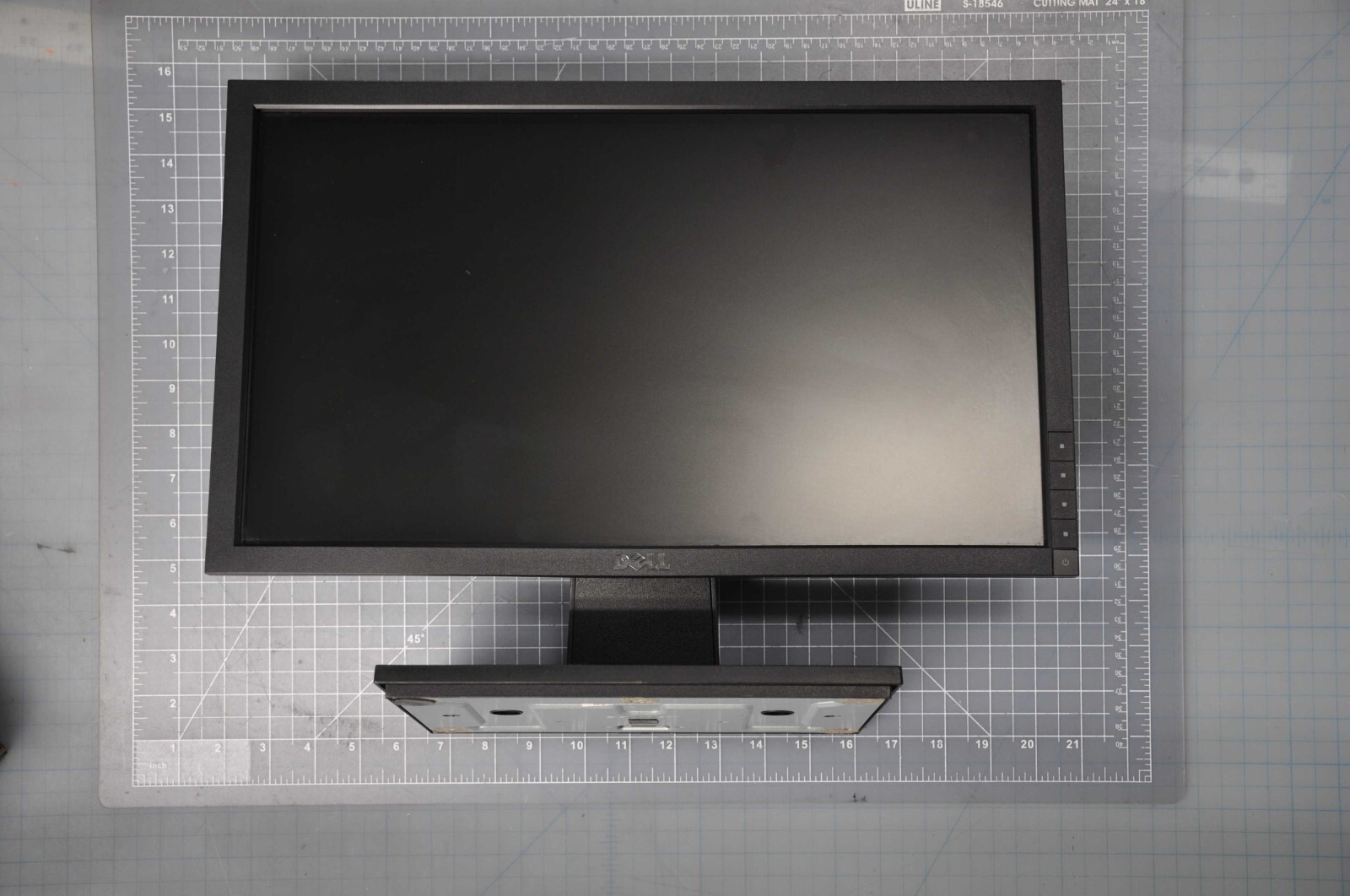 DELL E1910H 19″ Widescreen 1366×768 16:9 TN Flat Panel LCD Grade B D176P