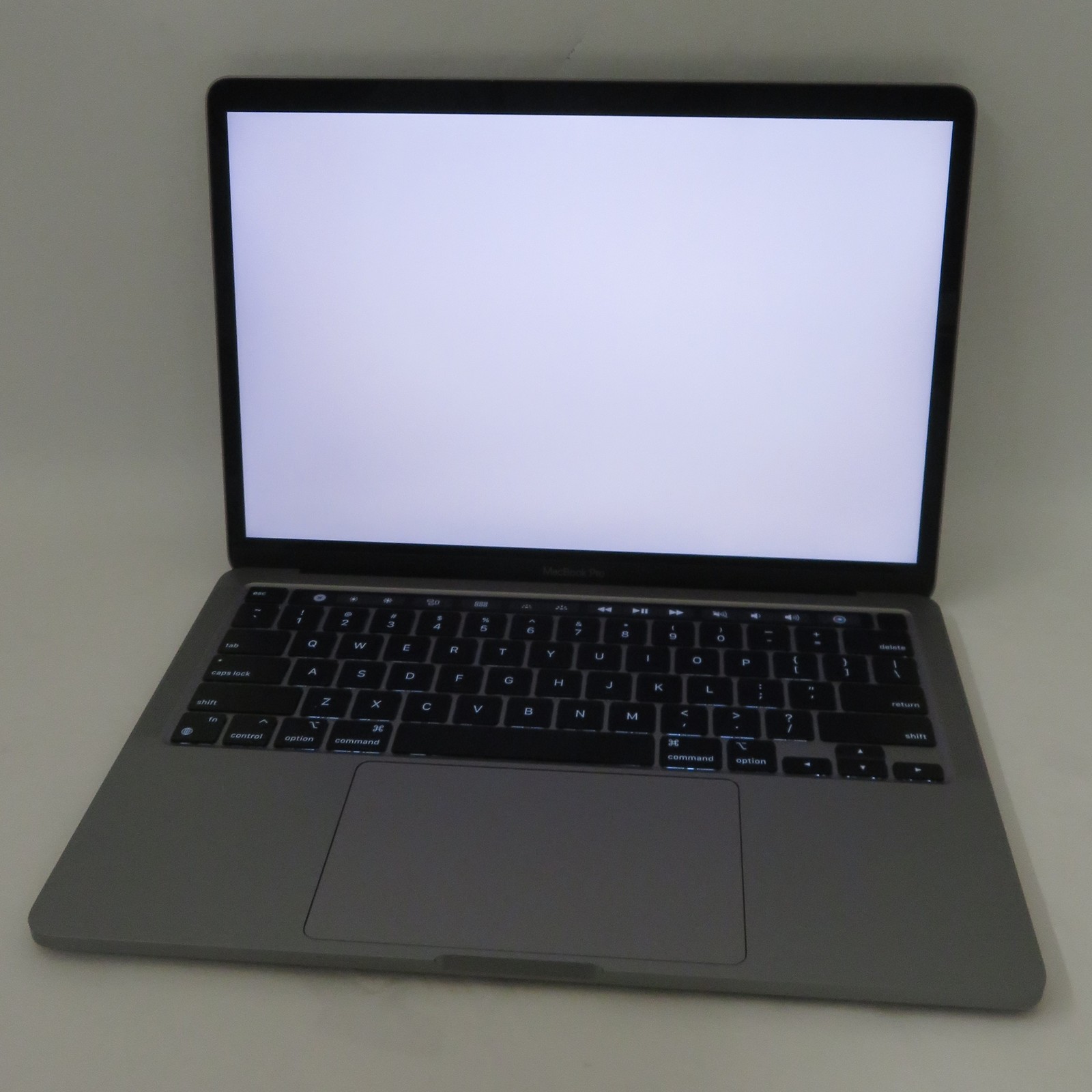 Apple Macbook Pro 2022 13in Retina M2 16GB RAM 512GB macOS Tahoe A2338