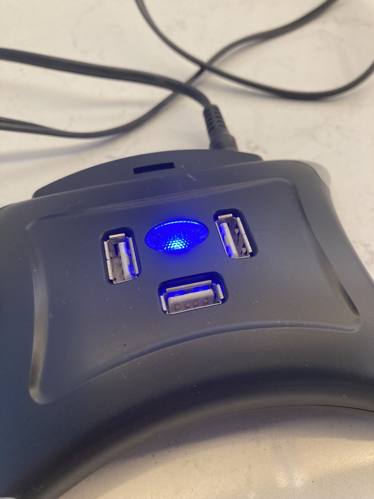 Dynex DX-7P2H 7PORT USB 2.0 -7 Port Hub: Works With PS3/PS2/Xbox360