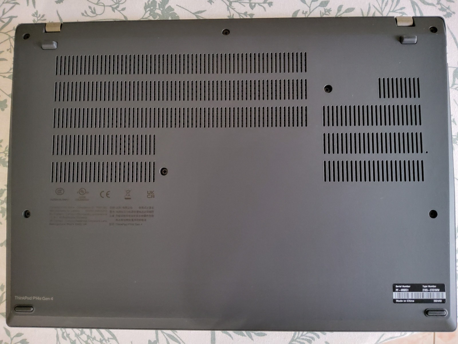 Lenovo ThinkPad P14s Gen 4 | AMD 7840U | 64GB RAM | 1200p IPS DISPLAY | NO SSD