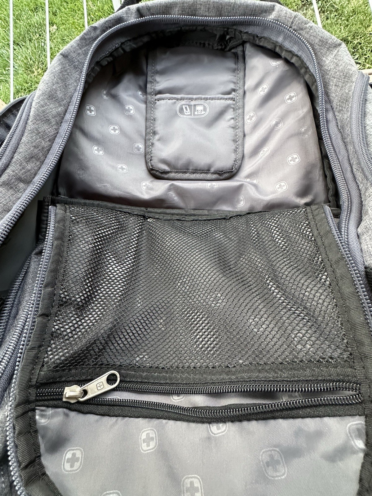 SwissGear 1900 Scansmart TSA Friendly 17 Inch Laptop Backpack – Gray/Heather