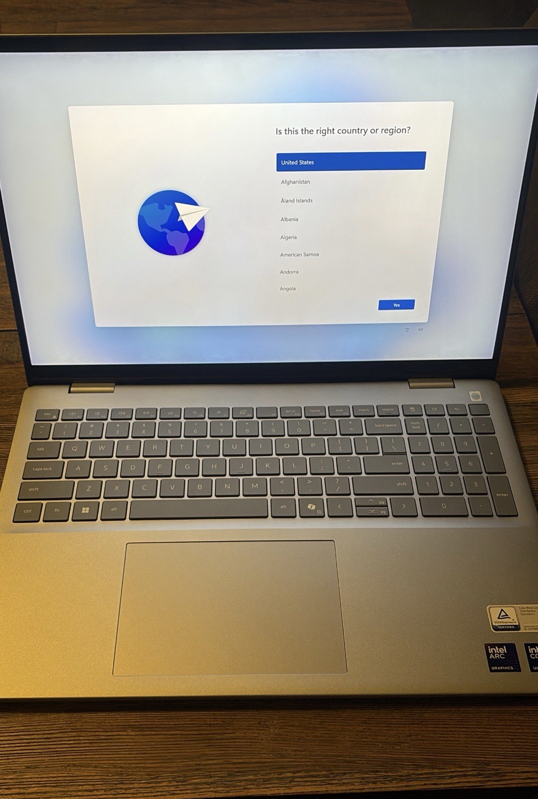 Dell 16 Plus DB16250 16″ Touch Laptop- Ultra 7 258V – 1 TB SSD 32GB LPDDR5X