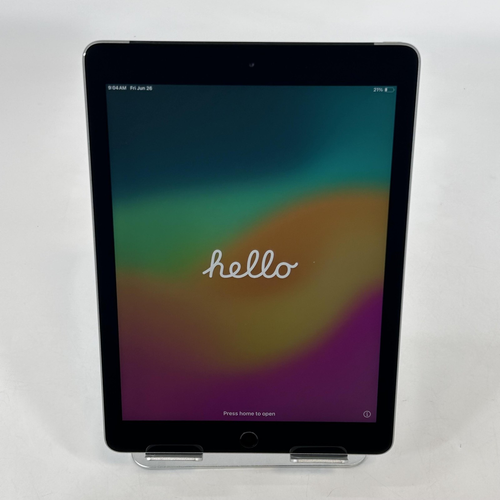 Apple iPad 6 Space Gray 32GB Unlocked – Good w/ Backlight Bleed