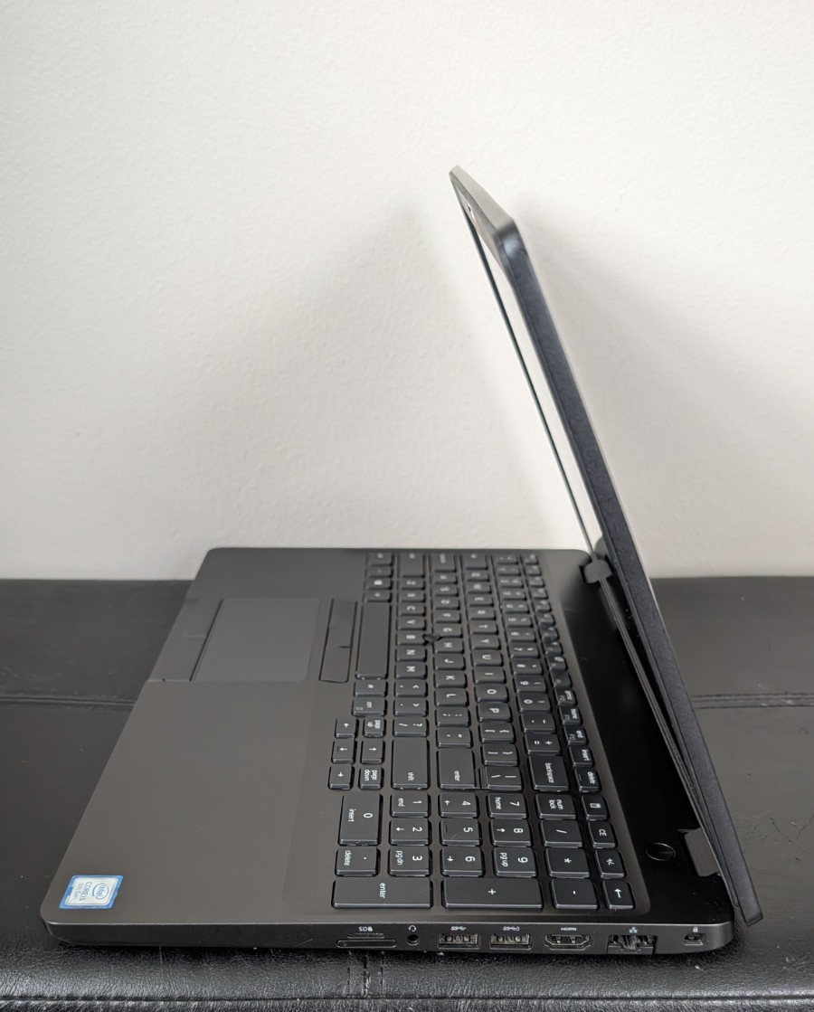 Dell Latitude 5500 15.6″ i5-8365U @1.60GHz 8GB RAM 256GB SSD
