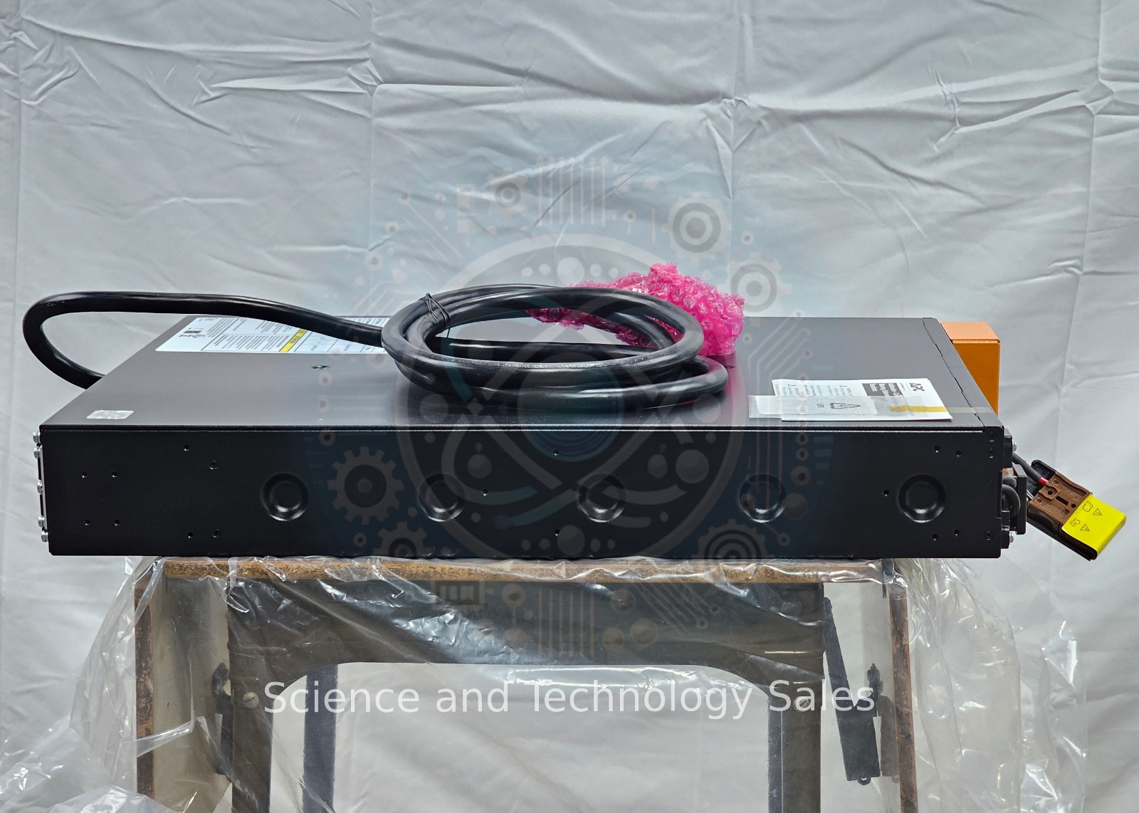 [IN WARRANTY 2027-11] APC SRT3000XLA (US) 3kVA 120V 8x 5-20R+1x L5-30R NEMA TAA