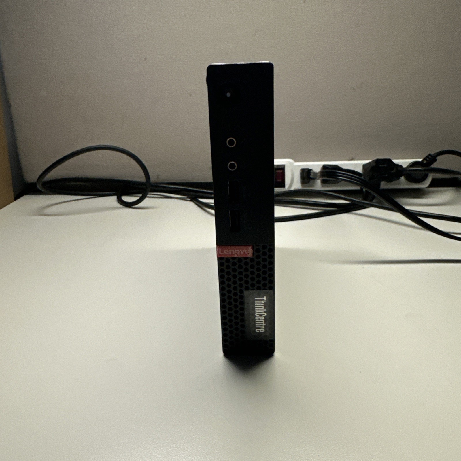 Lenovo ThinkCentre M710Q Tiny Computer i3-7100T 8GB 256GB SSD Windows 10 Pro