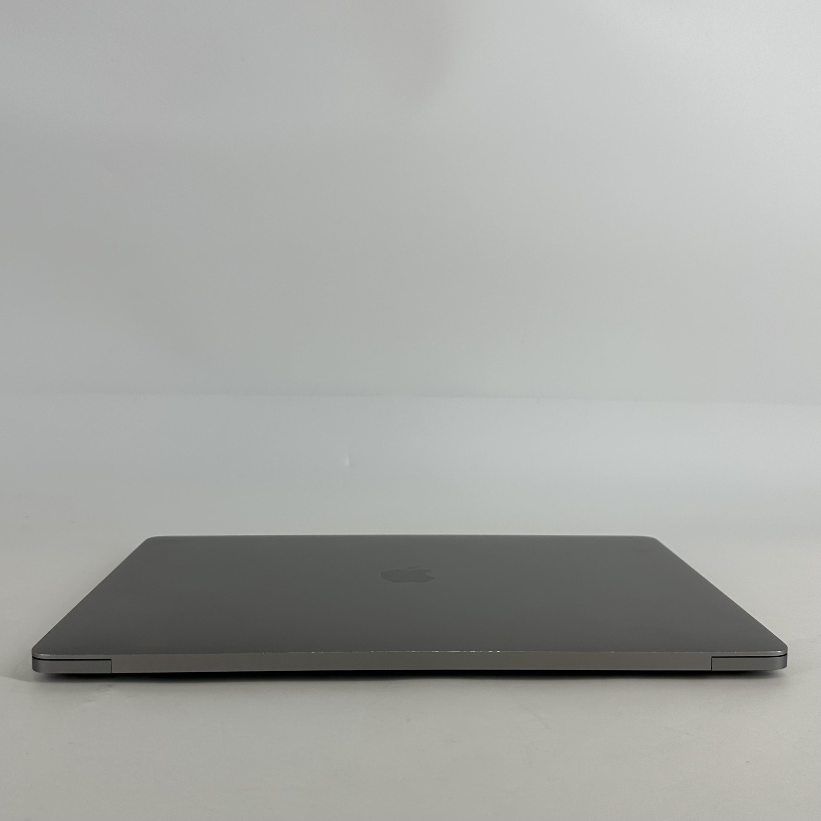 MacBook Pro 16 Touch Bar Space Gray 2019 2.6GHz i7 32GB 1TB AMD Radeon Pro 5500M
