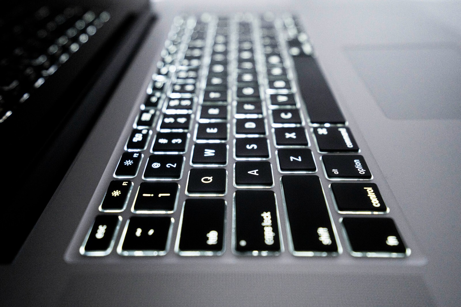 Apple MacBook Pro 2.5GHz 15-inch intel i7 2015 16GB RAM 128GB SSD DG M370X