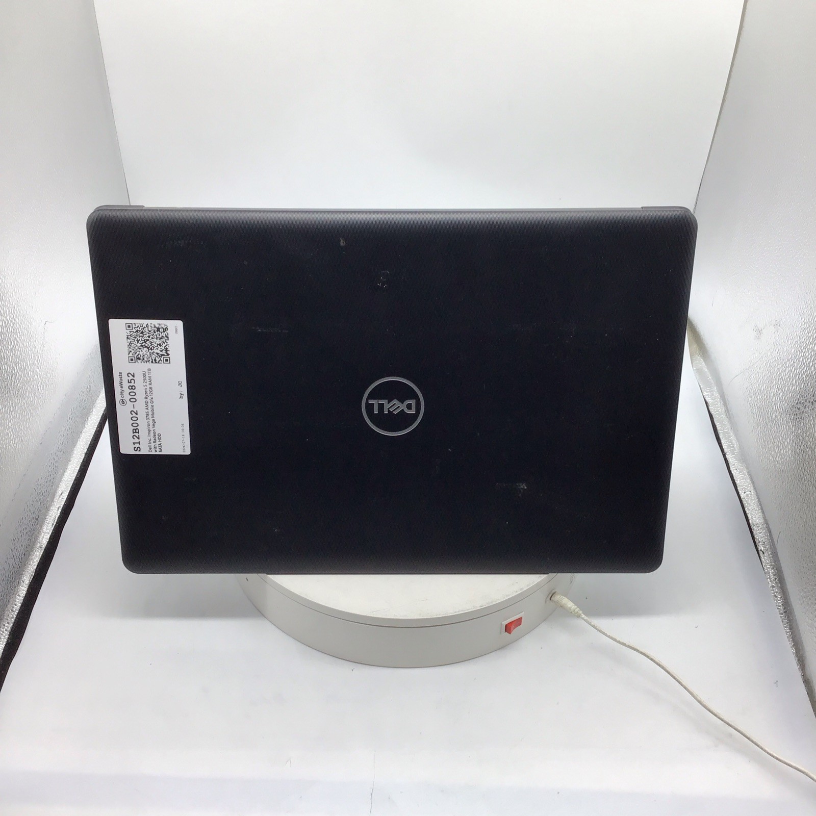 Dell Inspiron 3785 17.3″ Laptop Ryzen 5 2500U 12GB RAM 1TB SSD Windows 11 Pro U