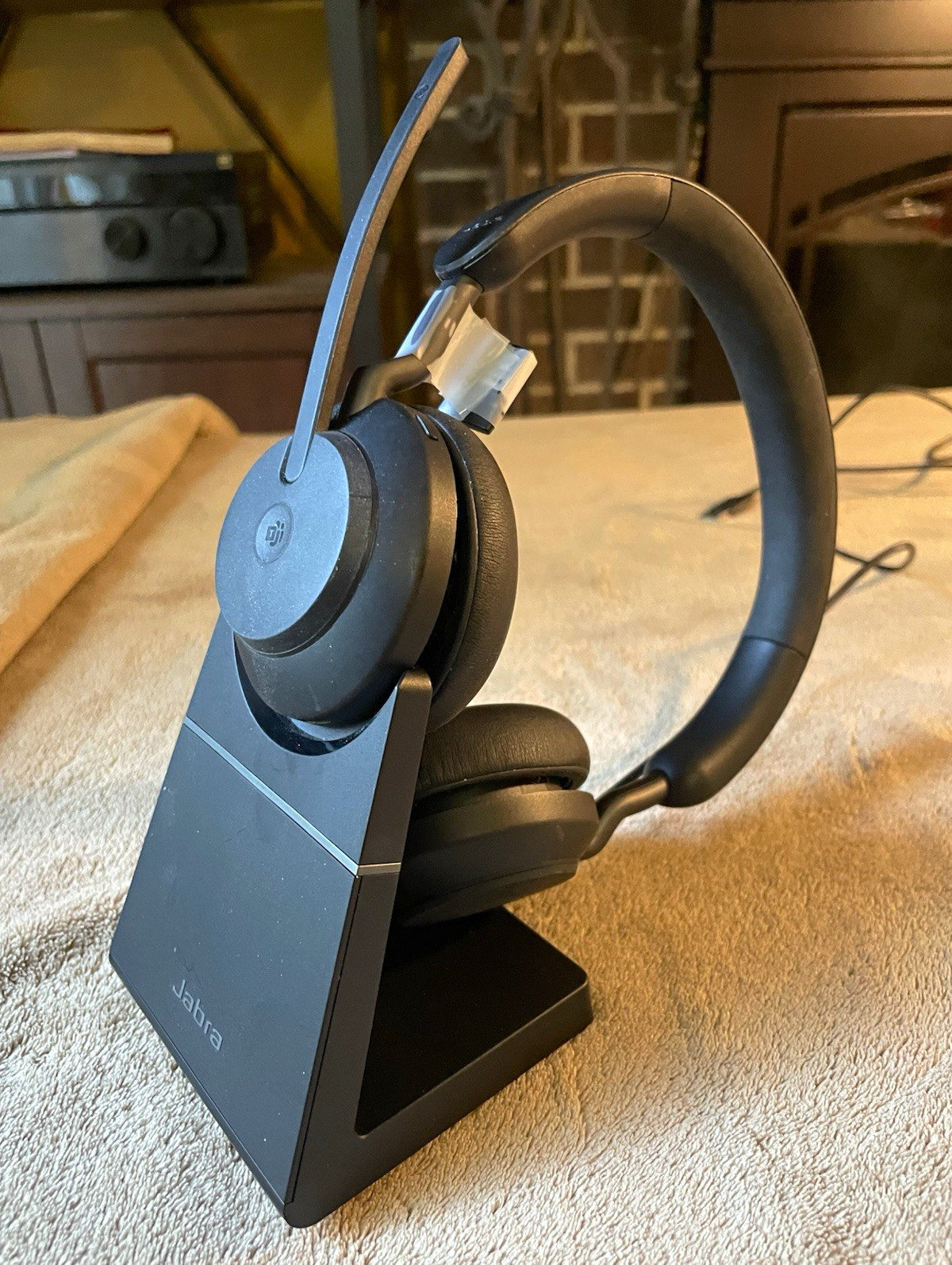 Jabra Evolve2 65 Bluetooth Wireless Headset USB Dongle Charging Stand Black