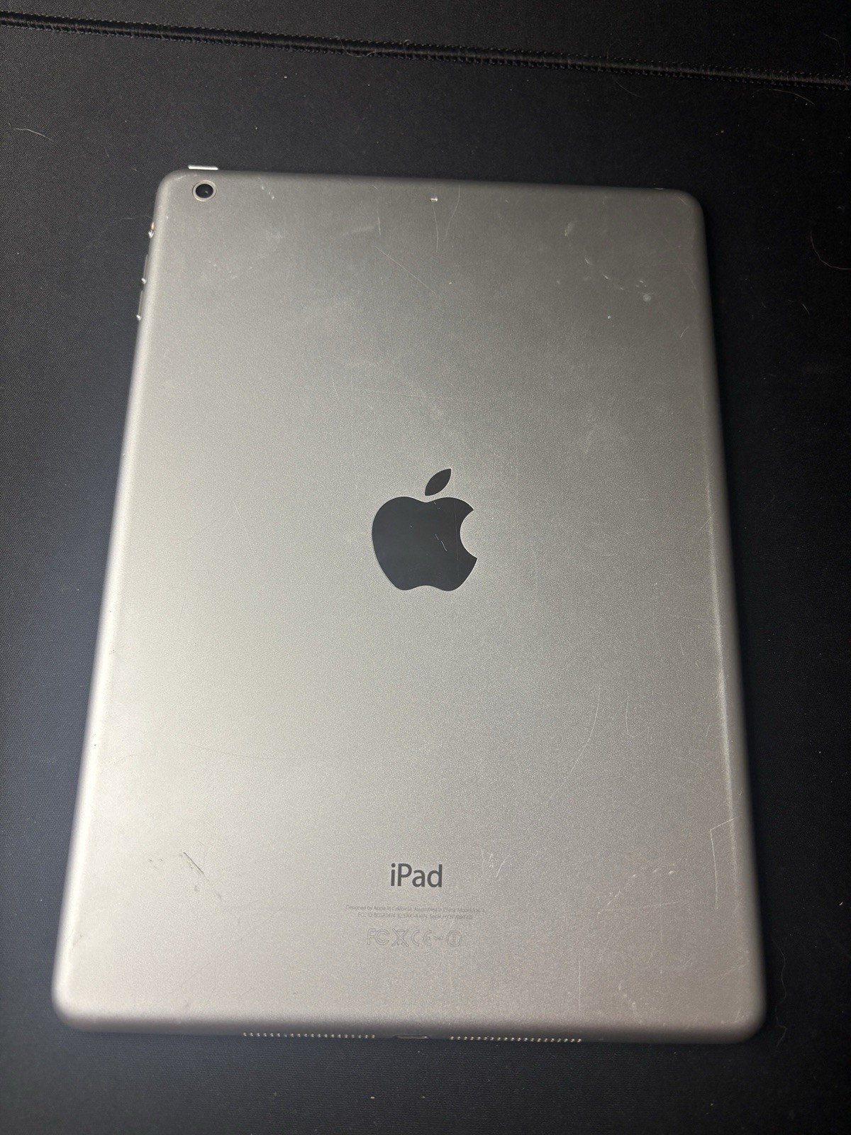 Apple iPad Air 1st Gen 32GB Wi-Fi 9.7” White/Silver iOS 12.5.7 A1474 Very Good