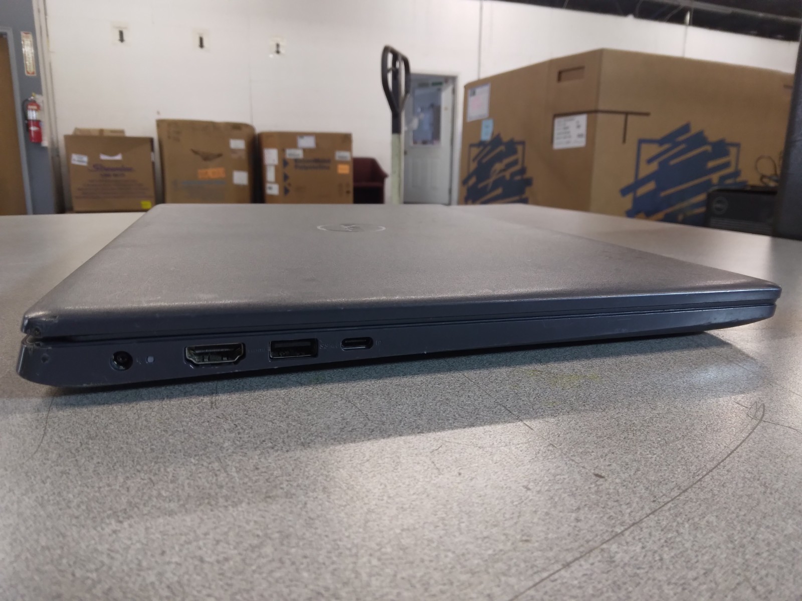 Dell*Latitude*3510*Intel*i5-10210U*256GB*NVMe*8GB*DDR4*Intel*UHD*Graphics*No*OS