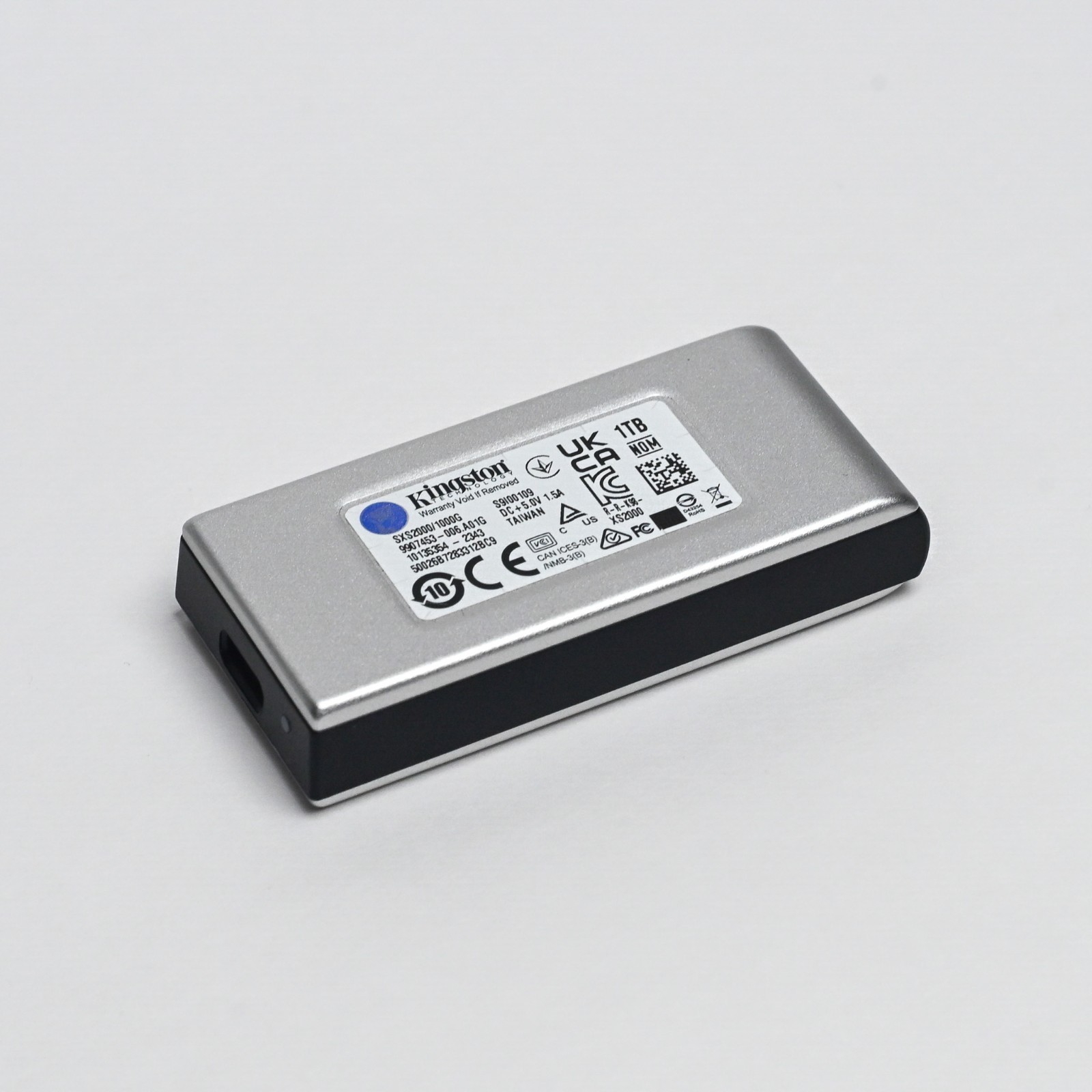 Kingston XS2000 1TB USB-C Portable External SSD (SXS2000/1000G)