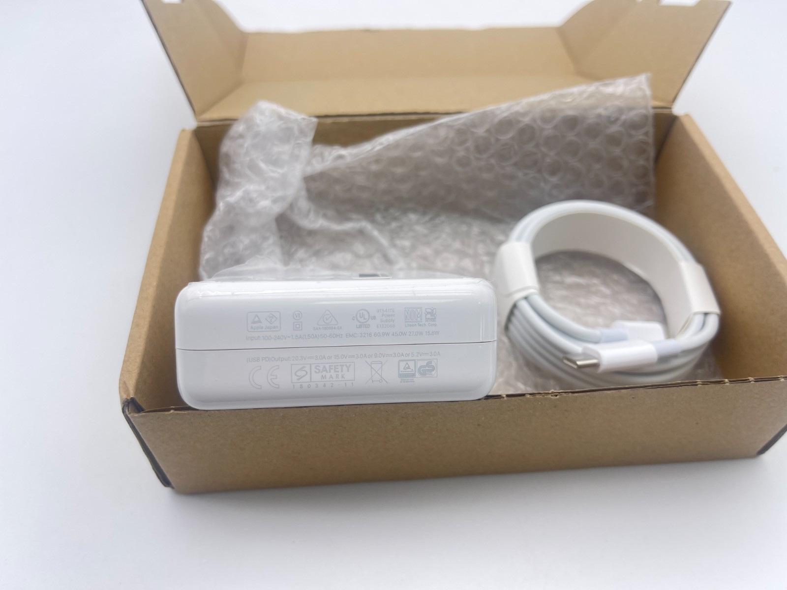 Genuine OEM 61W USB-C Apple Power Adapter Charger MacBook/Air/Pro13 14 15 16 US