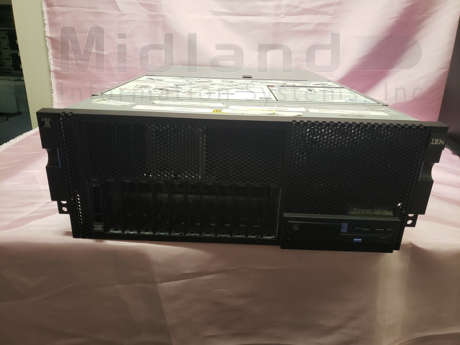 IBM 8286-41A Power S814 3.02GHz 6-Core POWER8 Server AIX. 64 GB mem/300 GB disk