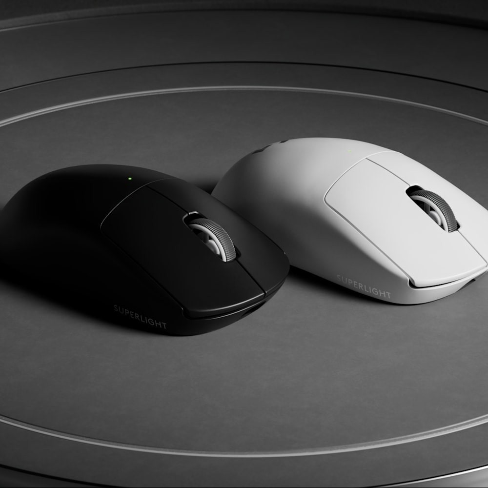 Logitech Core Pro X Superlight 2 Wireless Gaming Mouse in White – 910-006636