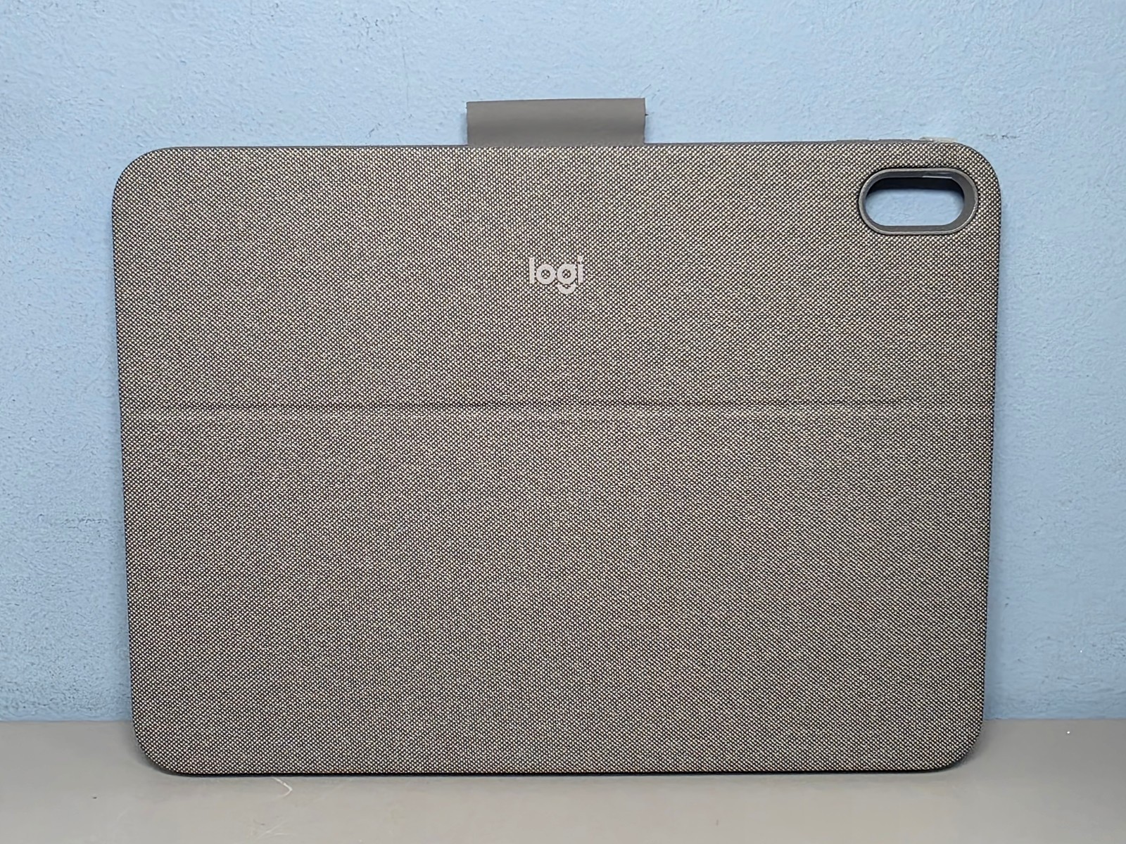 Logitech Combo Touch for iPad 10th Generation A16 Keyboard Folio w/ Touchpad New