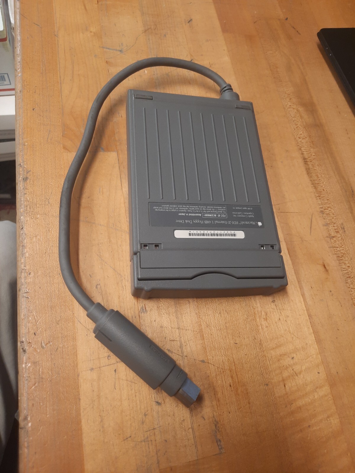 Macintosh HDI-20 External 1.4MB Floppy Disk Drive. UNTESTED SOLD AS IS.