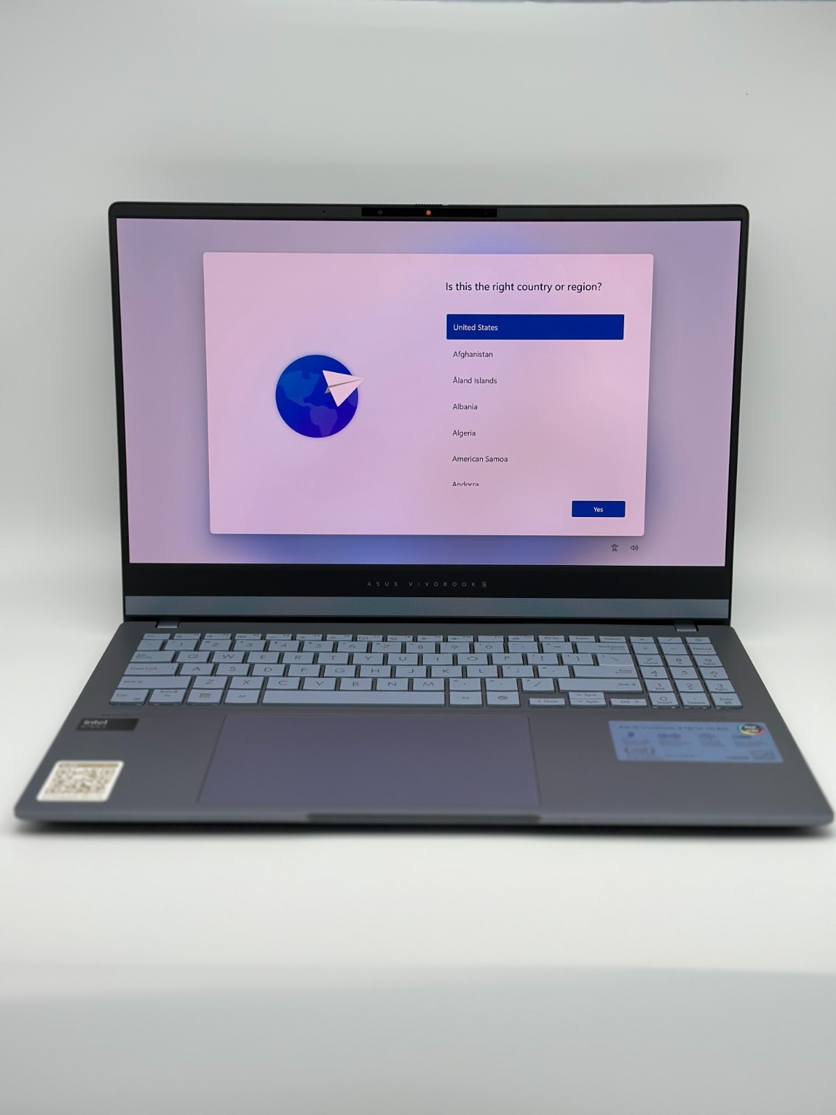 ASUS VivoBook S 15 15.6″ 3K OLED Intel Ultra 7 155H 16GB RAM 1TB SSD W11H Laptop