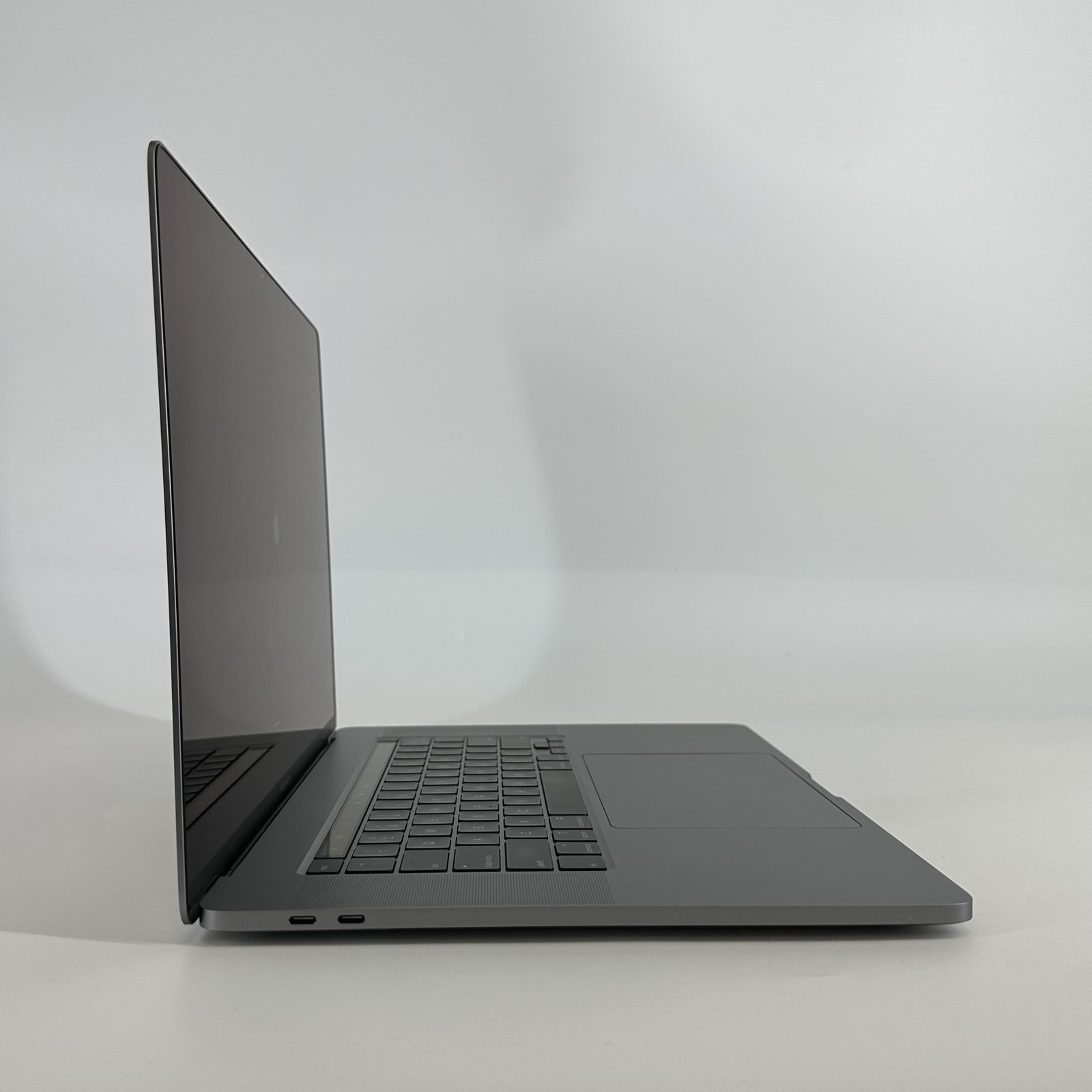MacBook Pro 16 Touch Bar Space Gray 2019 i9 32GB 2TB Radeon Pro 5500M Good