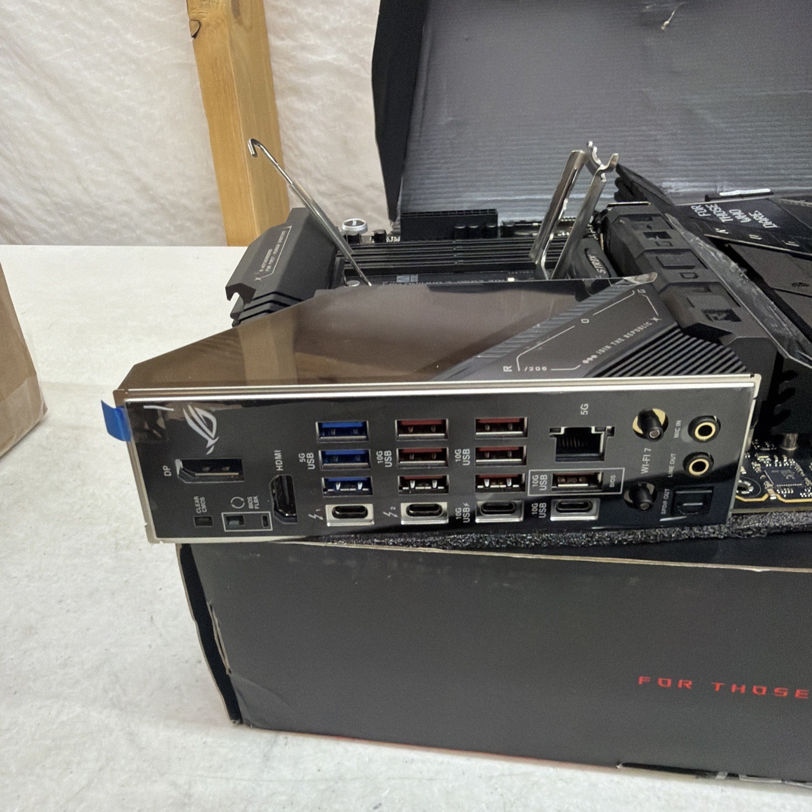 ASUS ROG STRIX Z890-E GAMING WIFI Intel® Z890 LGA 1851 ATX motherboard
