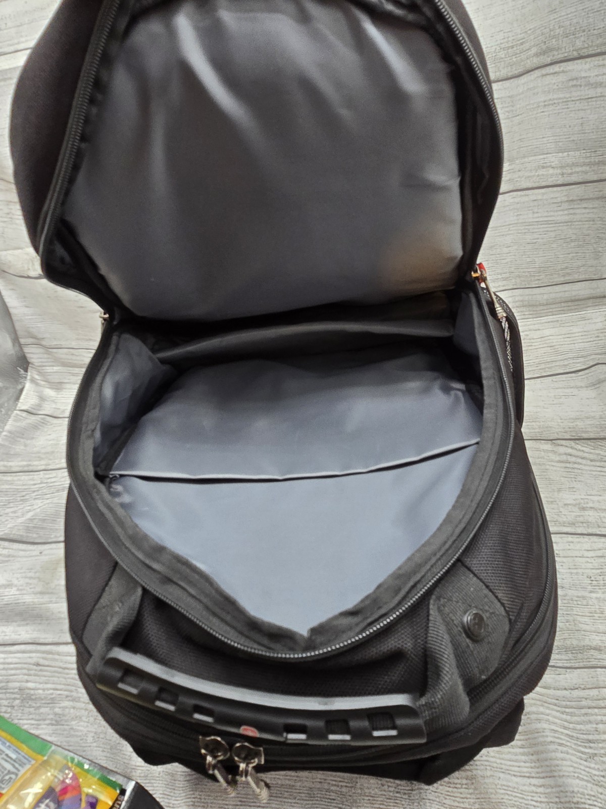 WENGER SWISS GEAR LEGACY 16″ LAPTOP BACKPACK BACKPACKS. MPN 600631.